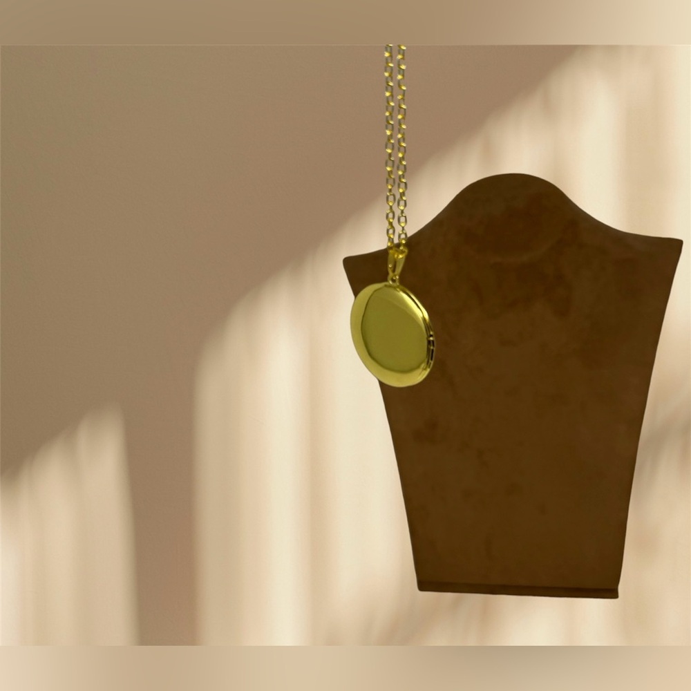 🛍️SALE🛍️ Buddha Gold Tone Locket Necklace - Picture 5 of 6